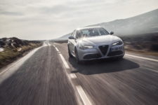 Tom Scanlan reviews the Alfa Romeo Giulia for Drive 3