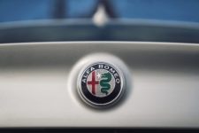 Tom Scanlan reviews the Alfa Romeo Giulia for Drive 7