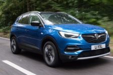 Tom Scanlan reviews the Vauxhall Grandland X SUV for Drive 12