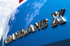 Tom Scanlan reviews the Vauxhall Grandland X SUV for Drive 7