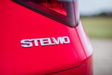 Tom Scanlan reviews Alfa Romeo Stelvio for drive 12