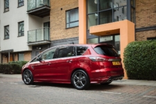 Neil Lyndon reviews the Ford S-Max for Drive 3