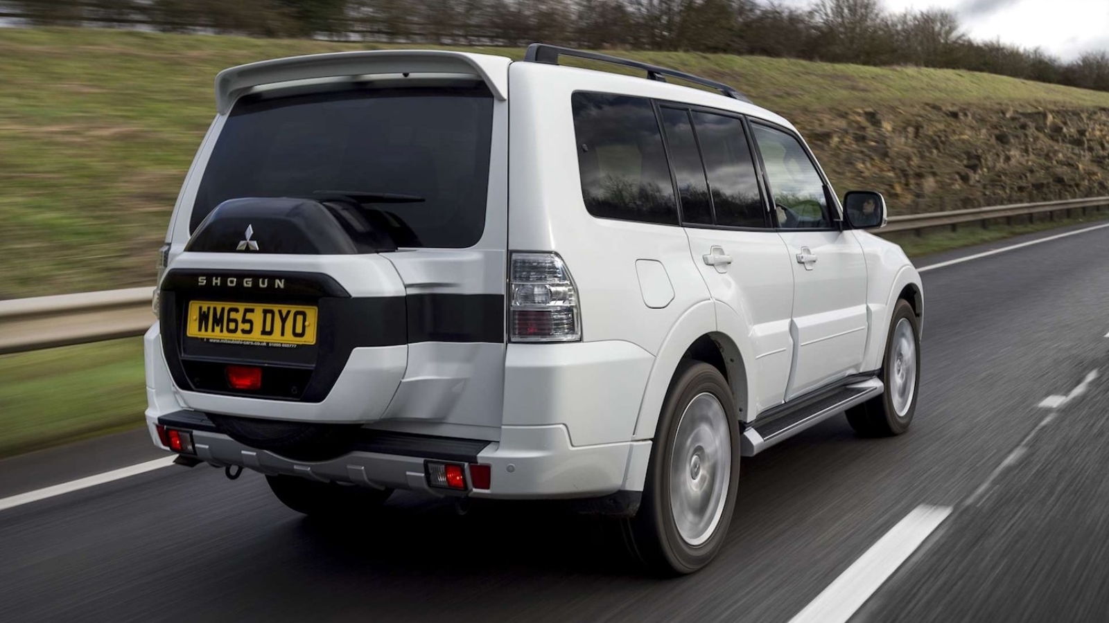 Bill Dent drives the Mitsubishi Shogun for Drive 18