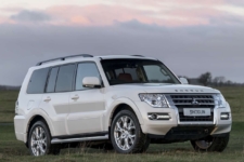 Bill Dent drives the Mitsubishi Shogun for Drive 2