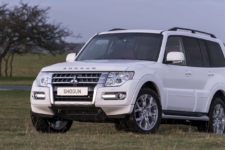 Bill Dent drives the Mitsubishi Shogun for Drive 5