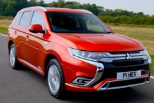 Maggie Barry reviews the latest 2019 Mitsubishi Outlander PHEV 10