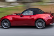 drive-Maggie Barry drives the New 2019 Mazda MX-5 at the lanch event in Ireland 1