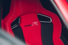 Tom Scanlan drives the Honda Civic Type R 15