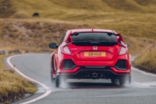 Tom Scanlan drives the Honda Civic Type R 8