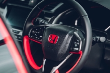 Tom Scanlan drives the Honda Civic Type R 9