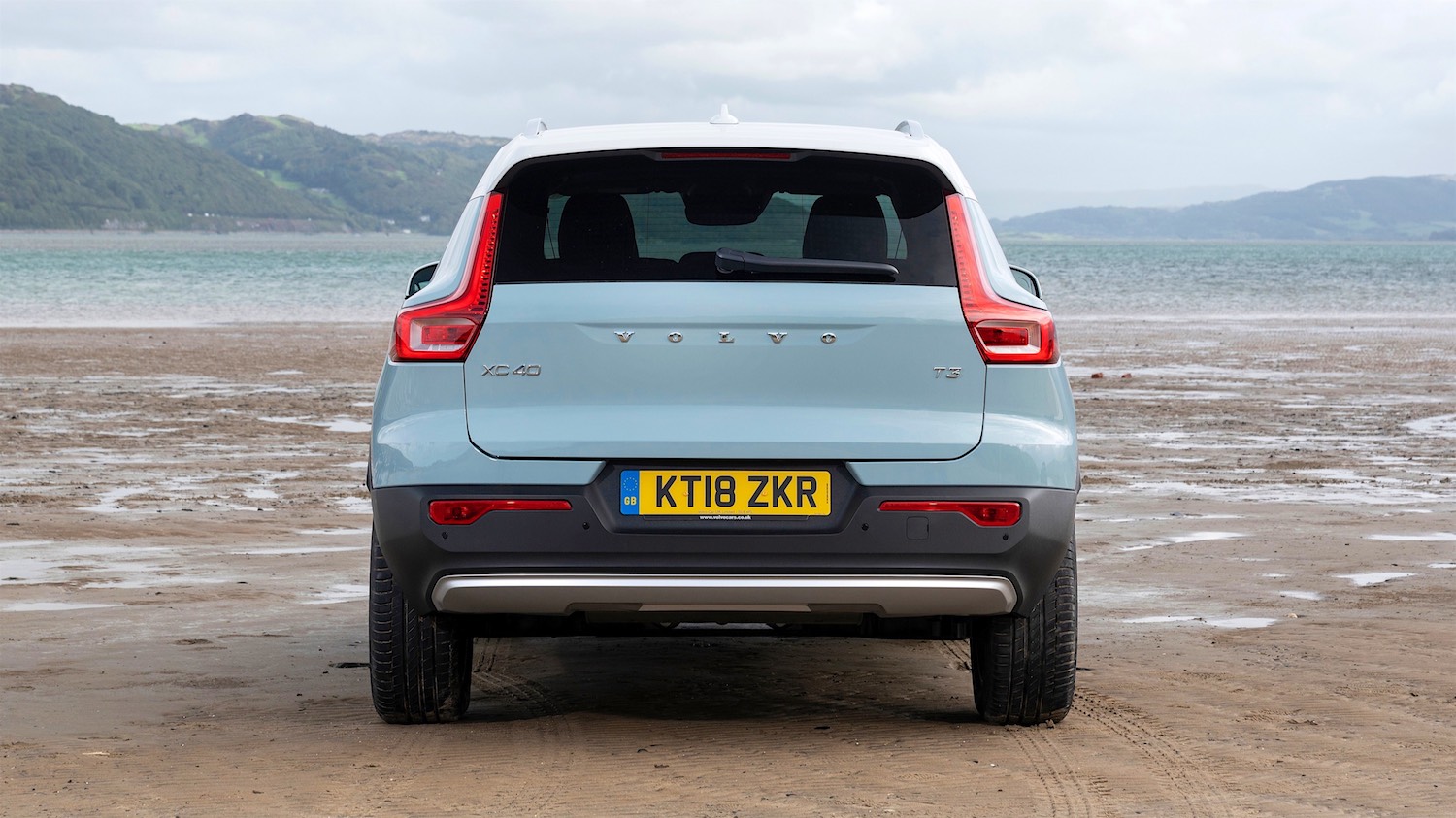 drive-Maggie Barry reviews the European Car of the Year the Volvo XC40 SUV 25