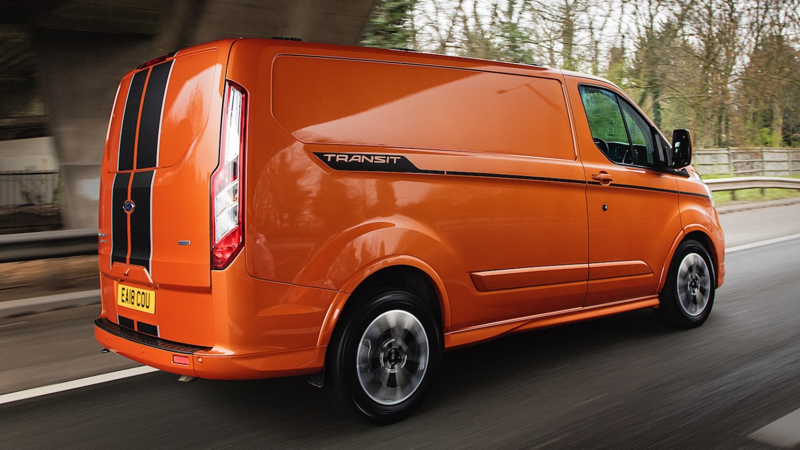 Neil Lyndon drives the Transit Custom Limited Van 10