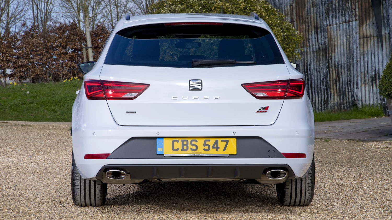 Tom Scanlan reviews the SEAT LEON CUPRA 300 TSi 4Drive for Drive 10