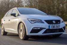 Tom Scanlan reviews the SEAT LEON CUPRA 300 TSi 4Drive for Drive 19