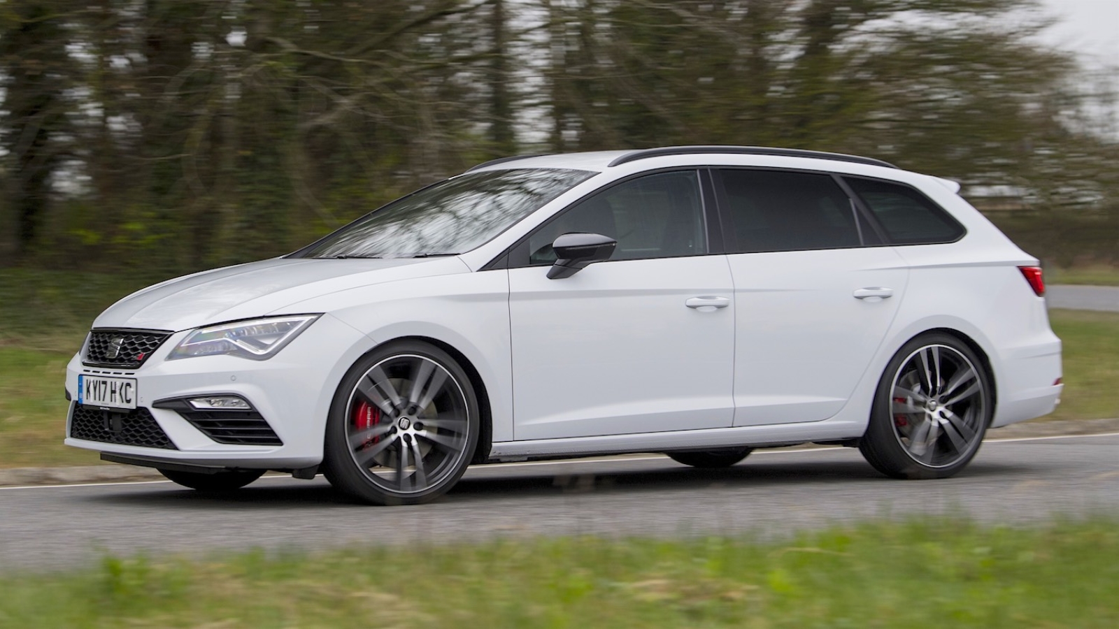 Tom Scanlan reviews the SEAT LEON CUPRA 300 TSi 4Drive for Drive 23