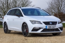 Tom Scanlan reviews the SEAT LEON CUPRA 300 TSi 4Drive for Drive 3