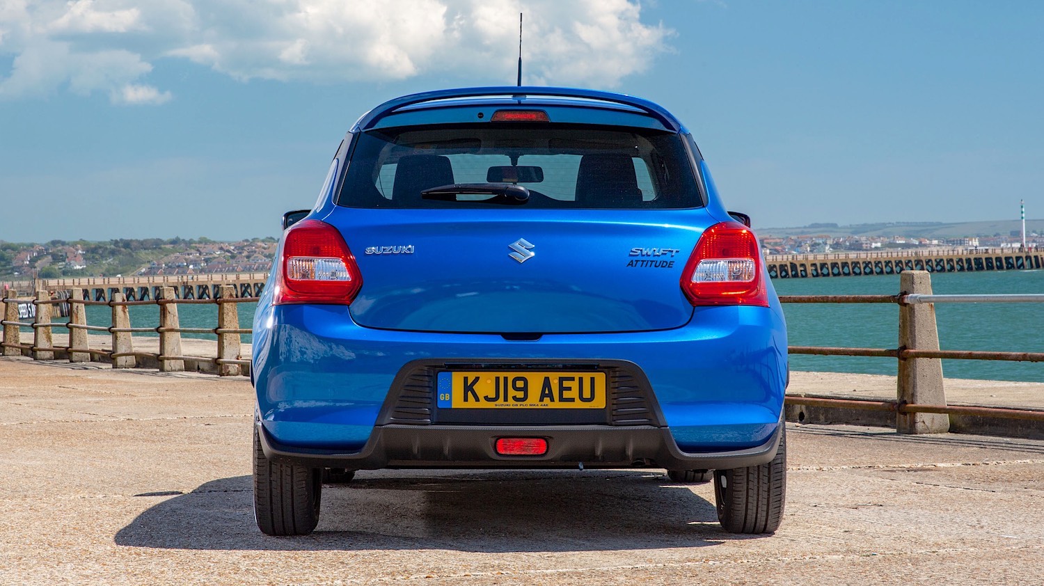 drive-co-uk-reviewed-the-suzuki-swift-attitude-2019